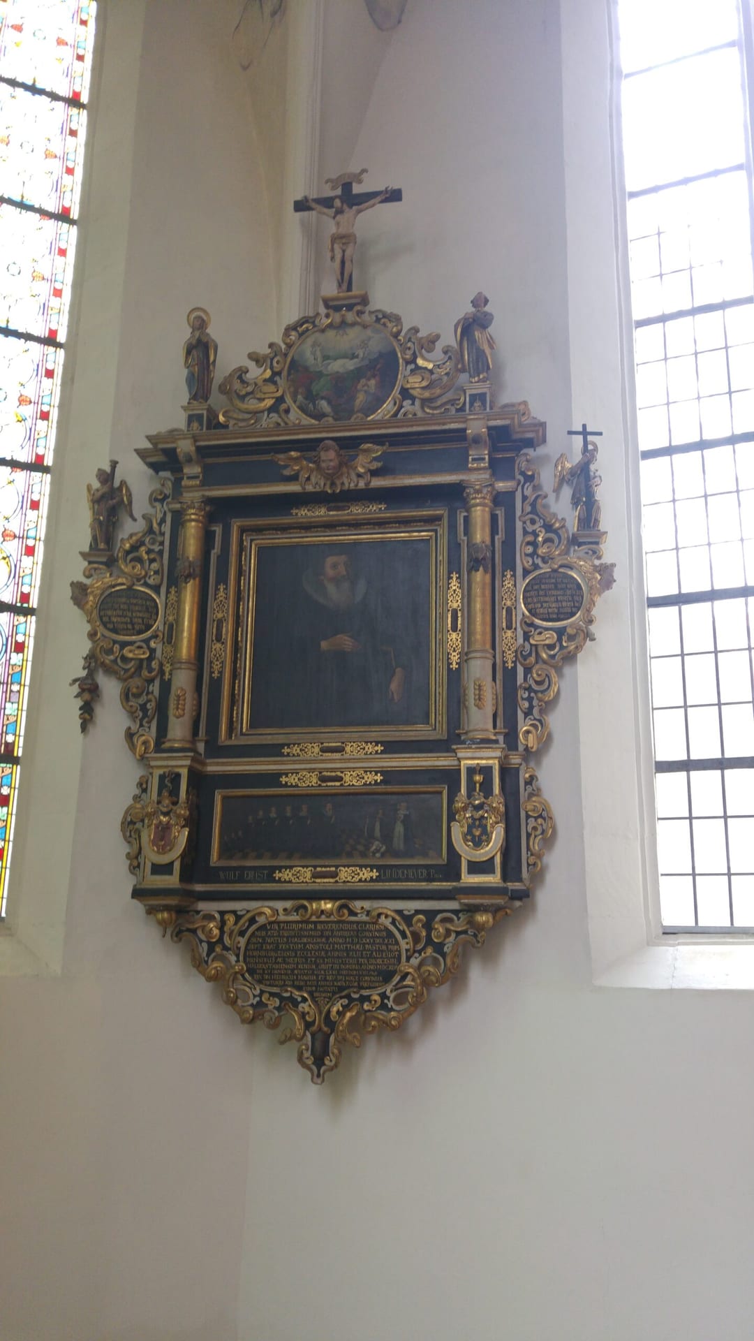 Barockes Epitaph für Andreas Corvinus an der Kirchenwand